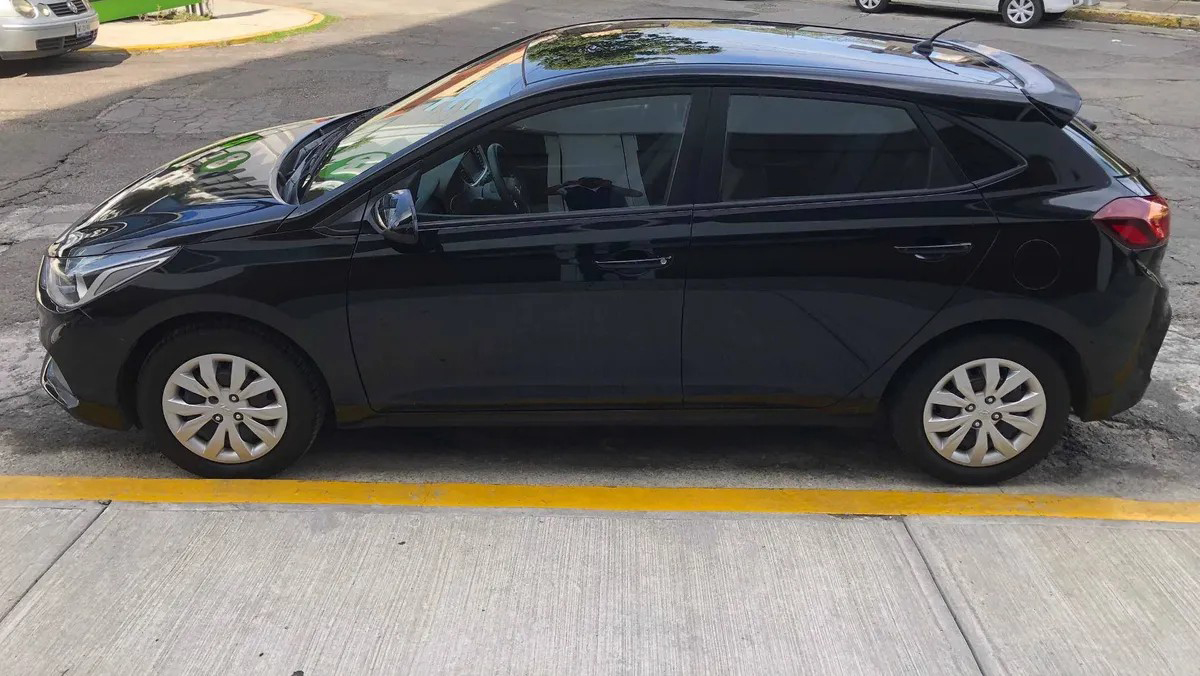 
								hyundai accent gls at full									