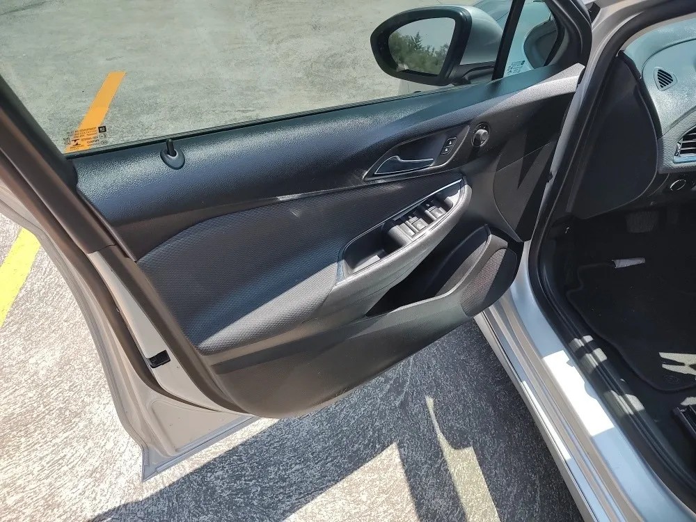 
								chevrolet onix 2017 lt full									