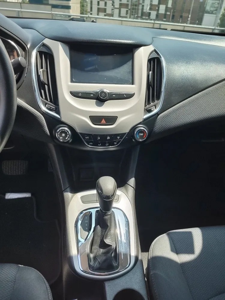 
								chevrolet onix 2017 lt full									