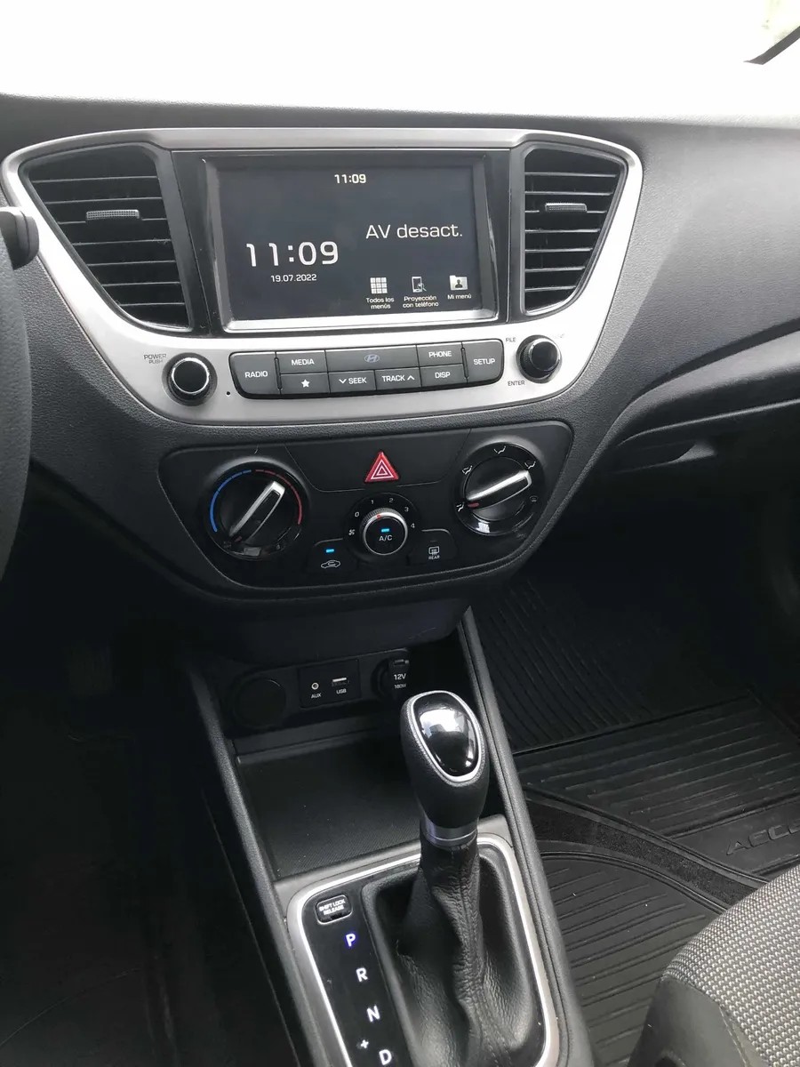 
								hyundai accent gls at full									