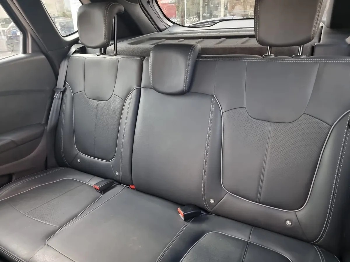 
								renault captur at bose full									