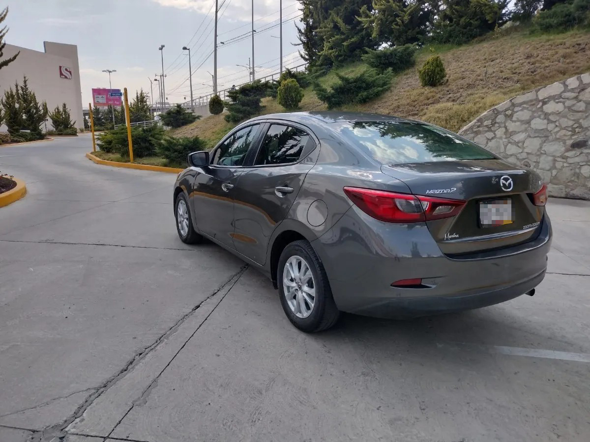 
								mazda mazda2 grandtouring at full									
