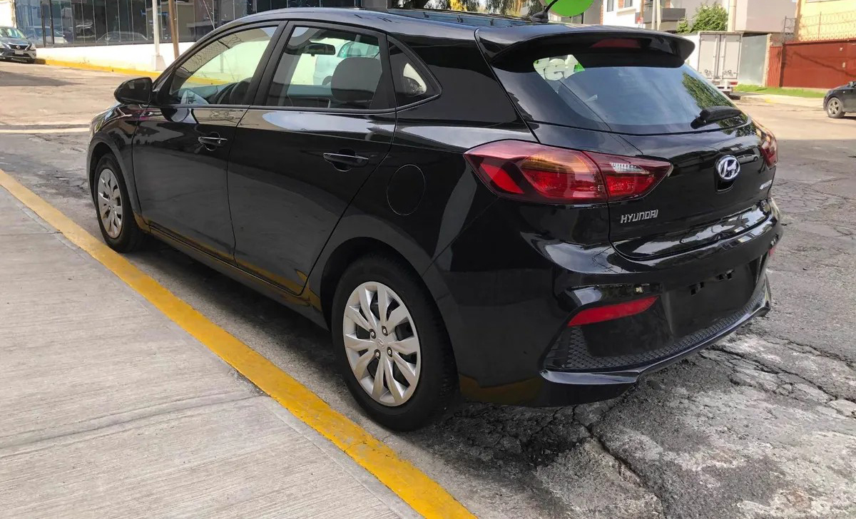 
								hyundai accent gls at full									