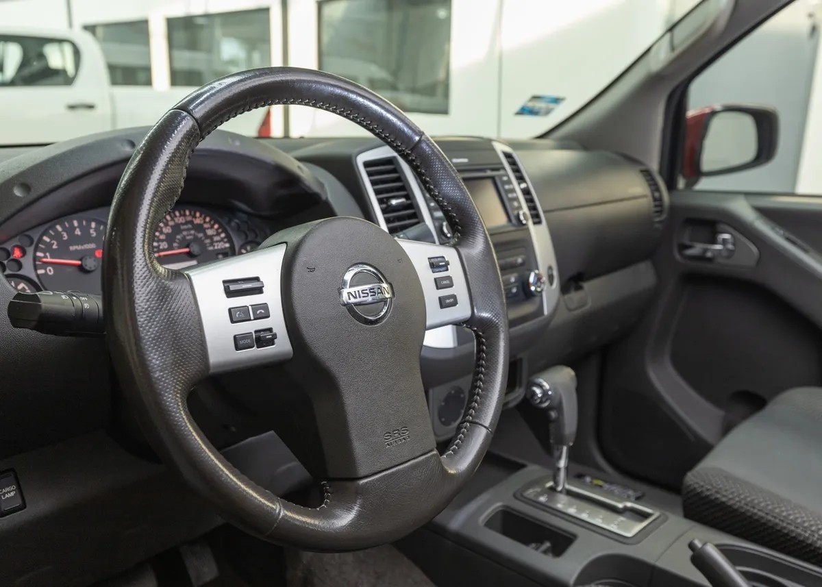 
								nissan frontier at pro 4x full									
