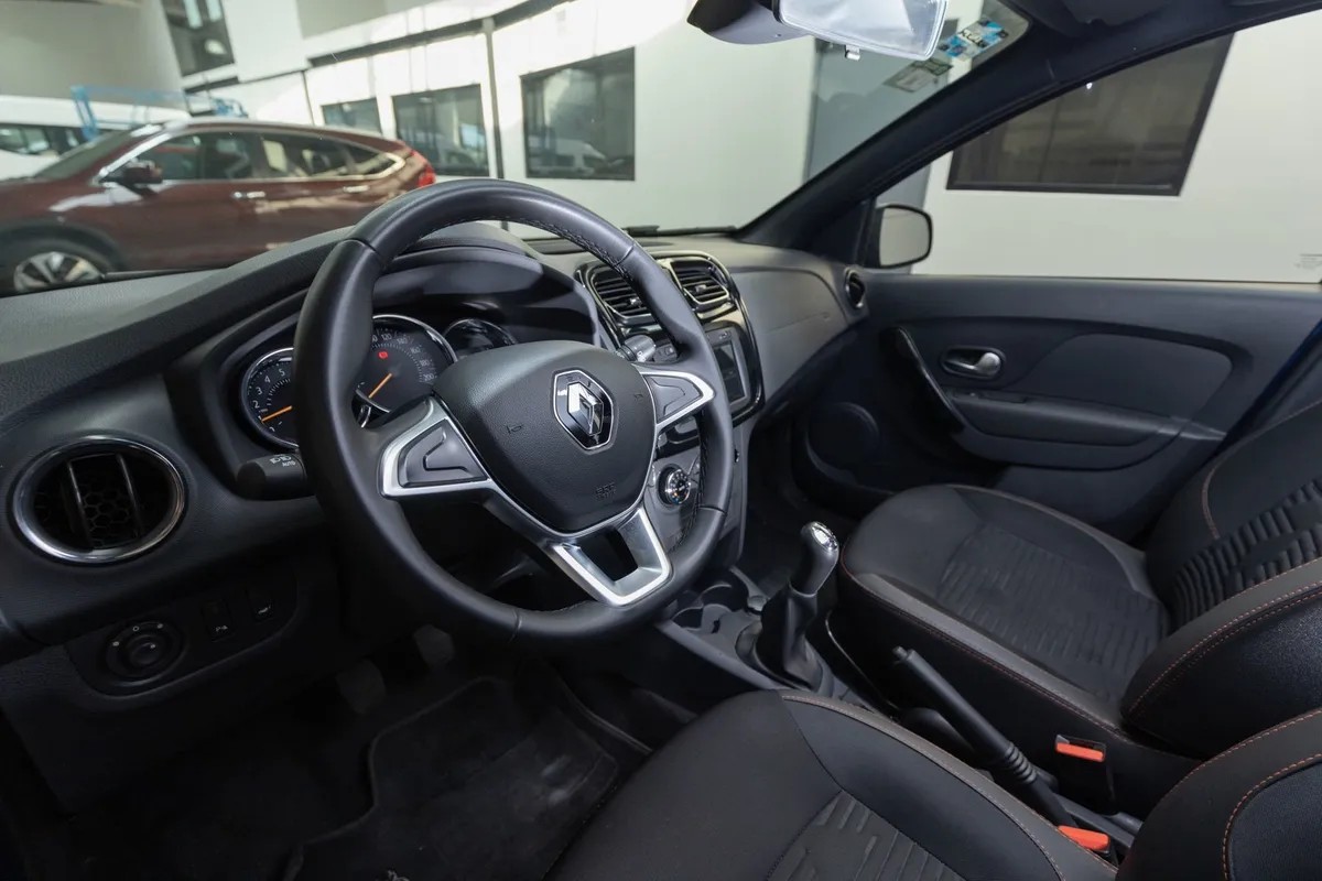 
								renault stepway mt intens full									