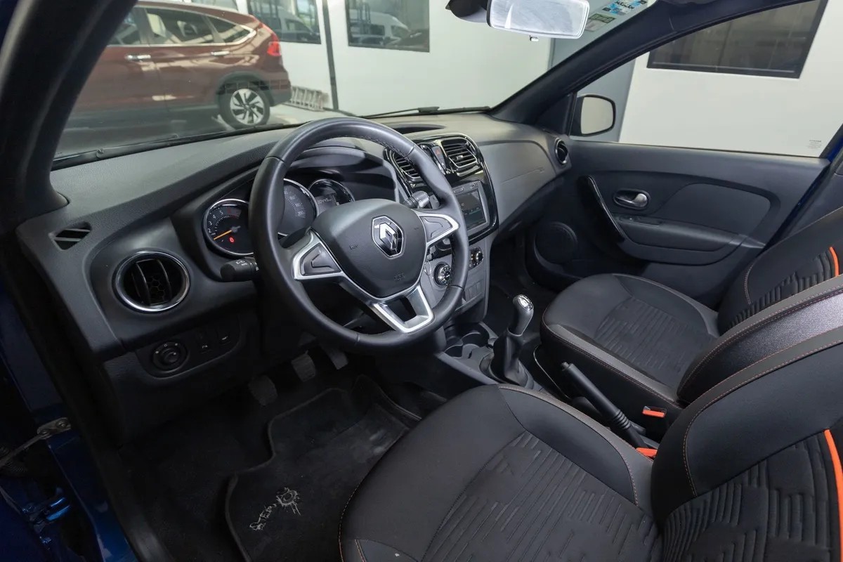 
								renault stepway mt intens full									
