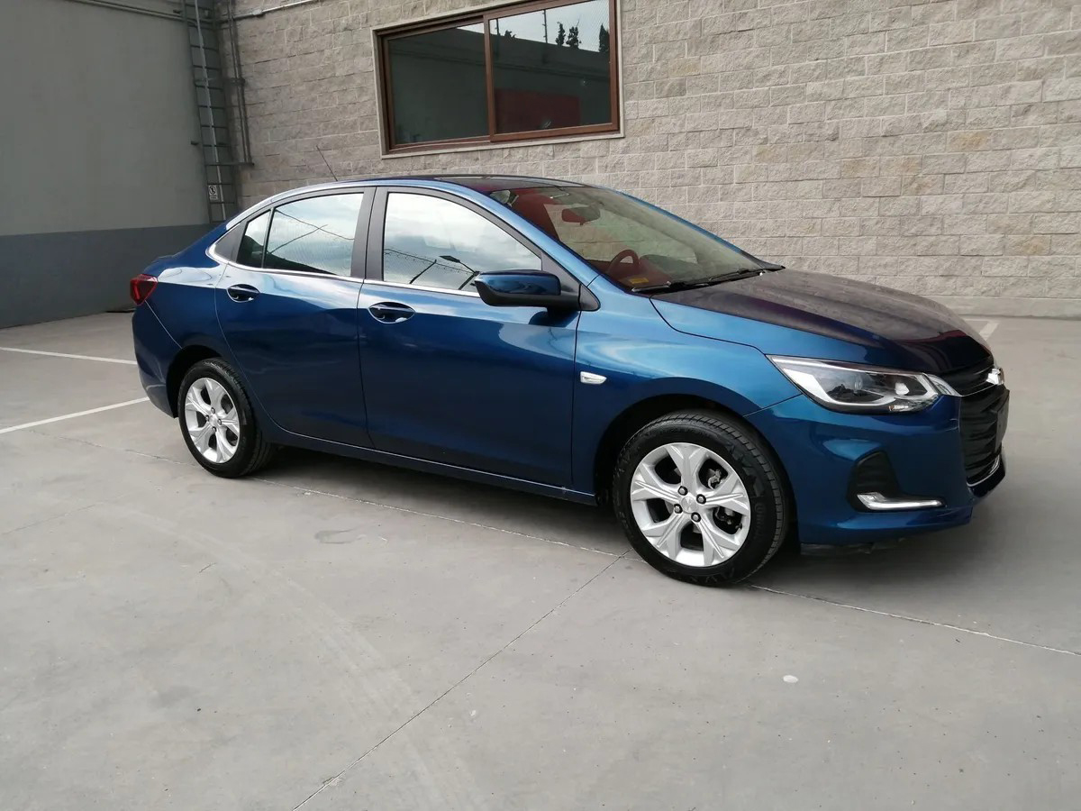 
								chevrolet onix at premier full									