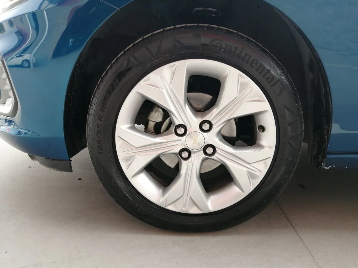 
								chevrolet onix at premier full									