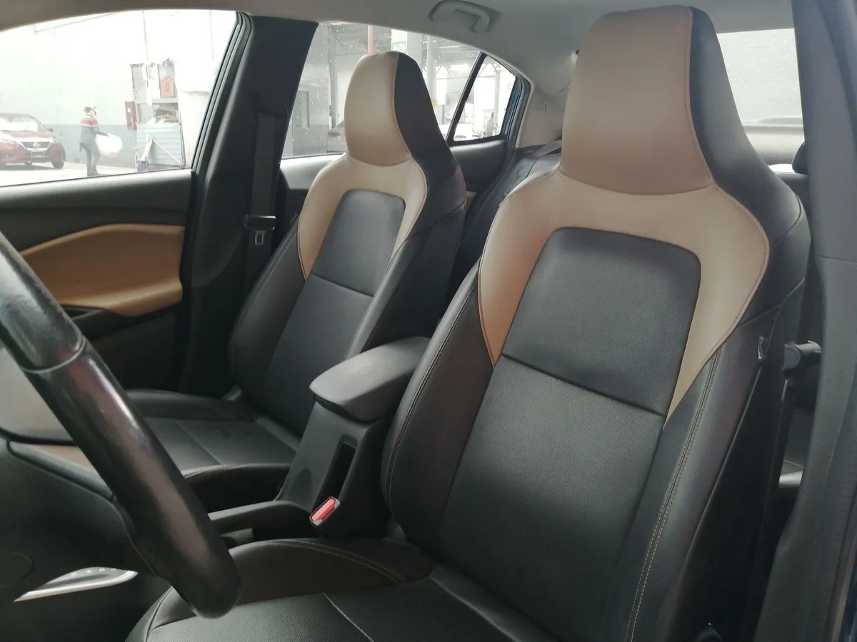 
								chevrolet onix at premier full									