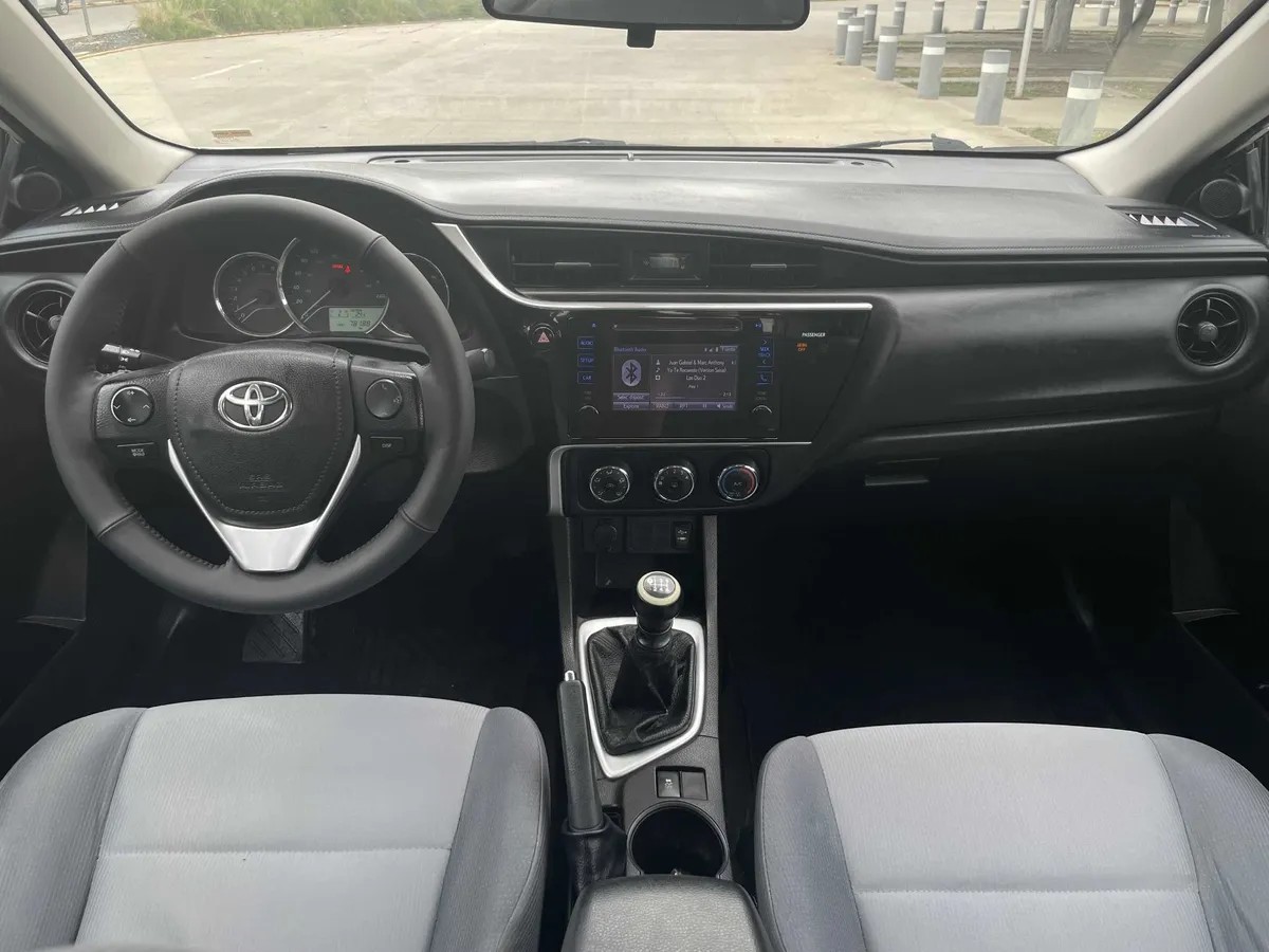 
								toyota corolla mt base full									