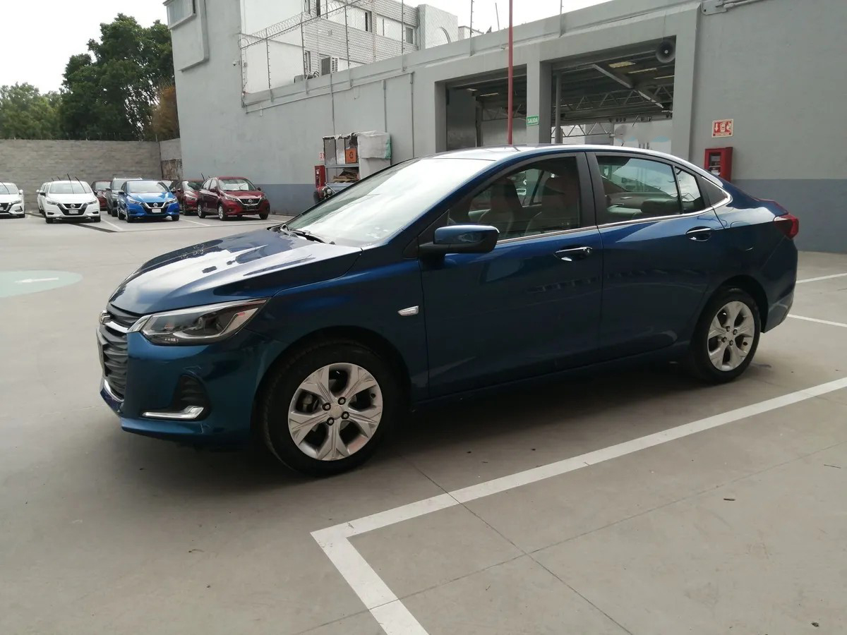 
								chevrolet onix at premier full									
