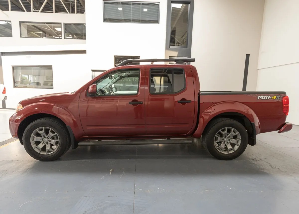 
								nissan frontier at pro 4x full									