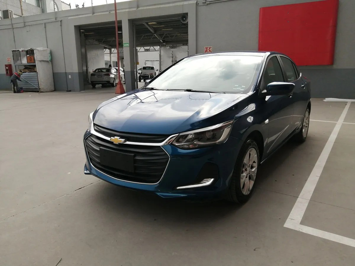 
								chevrolet onix at premier full									