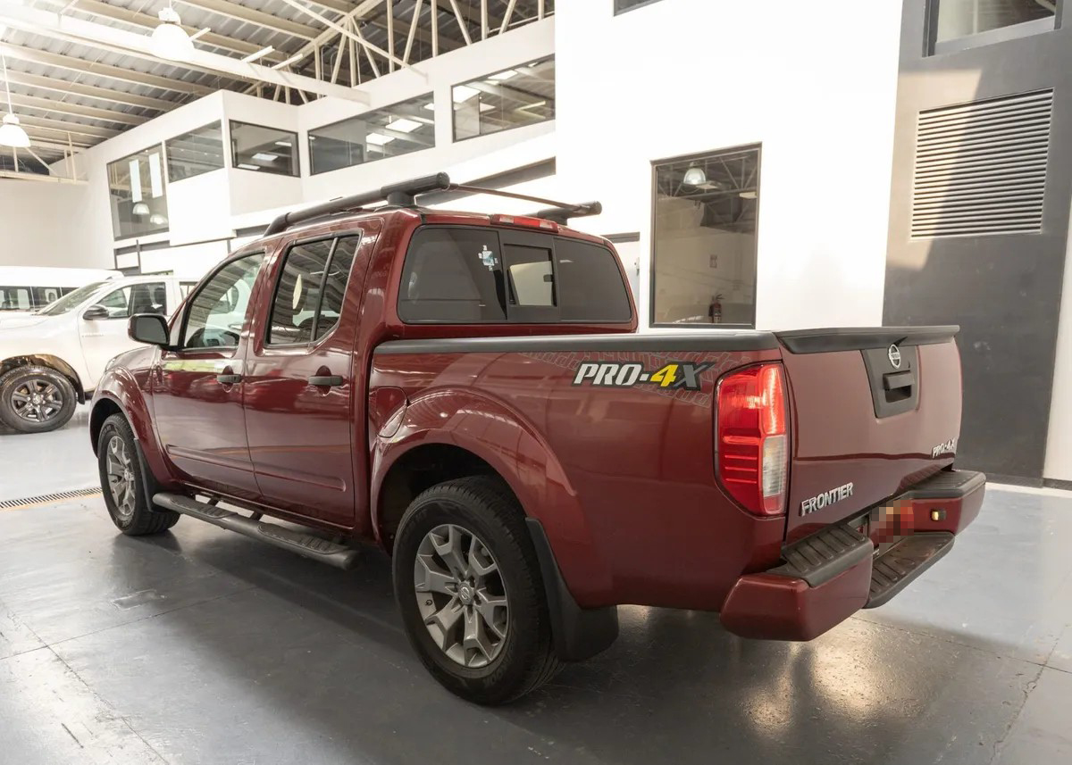 
								nissan frontier at pro 4x full									