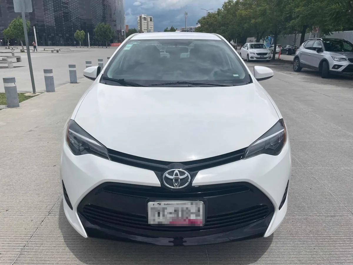 
								toyota corolla mt base full									