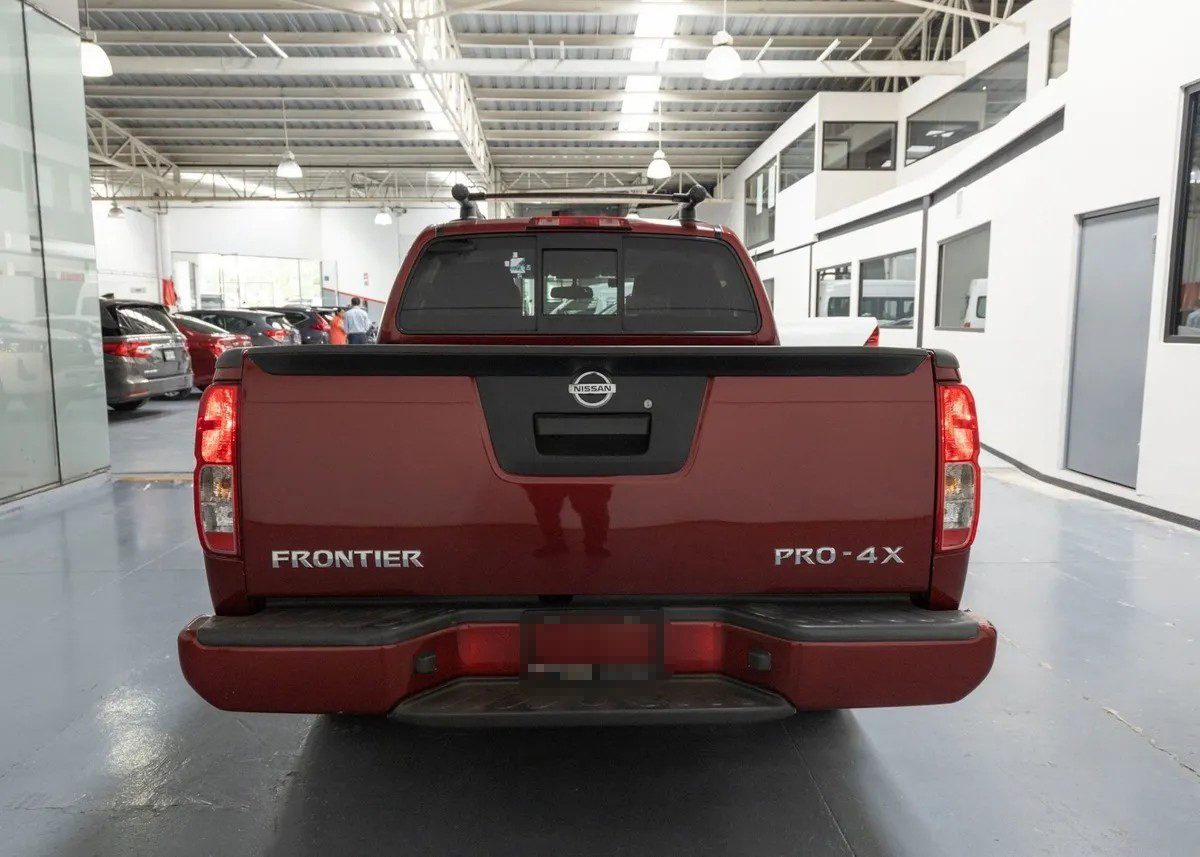 
								nissan frontier at pro 4x full									