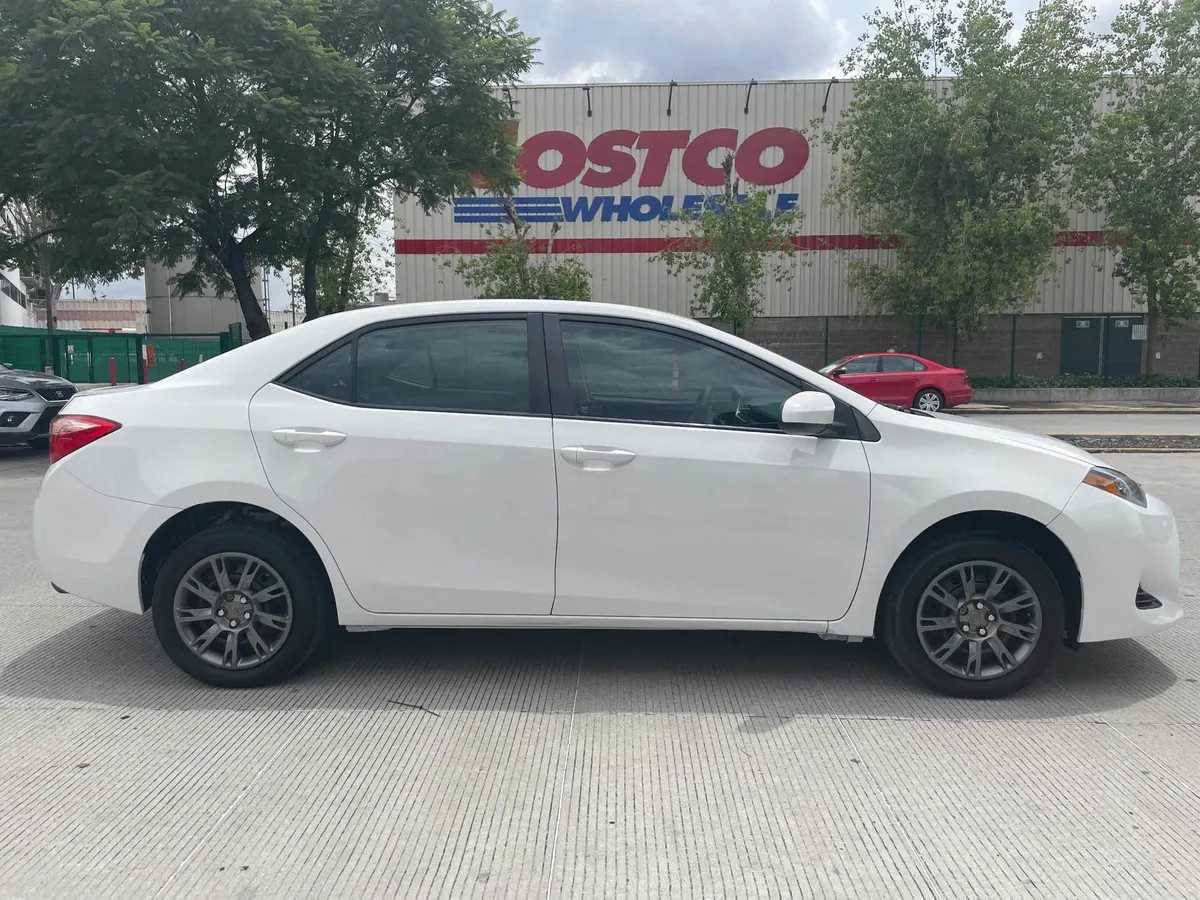 
								toyota corolla mt base full									