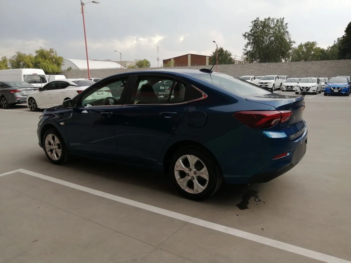 
								chevrolet onix at premier full									