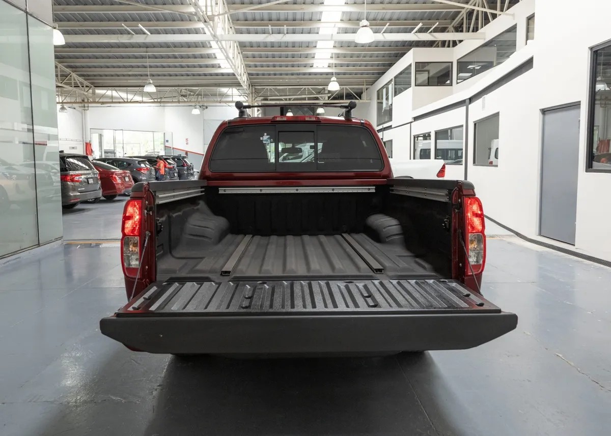 
								nissan frontier at pro 4x full									