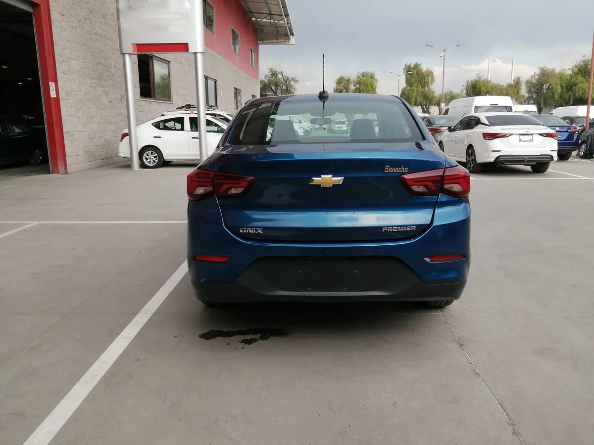 
								chevrolet onix at premier full									