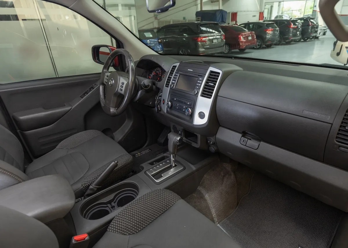 
								nissan frontier at pro 4x full									