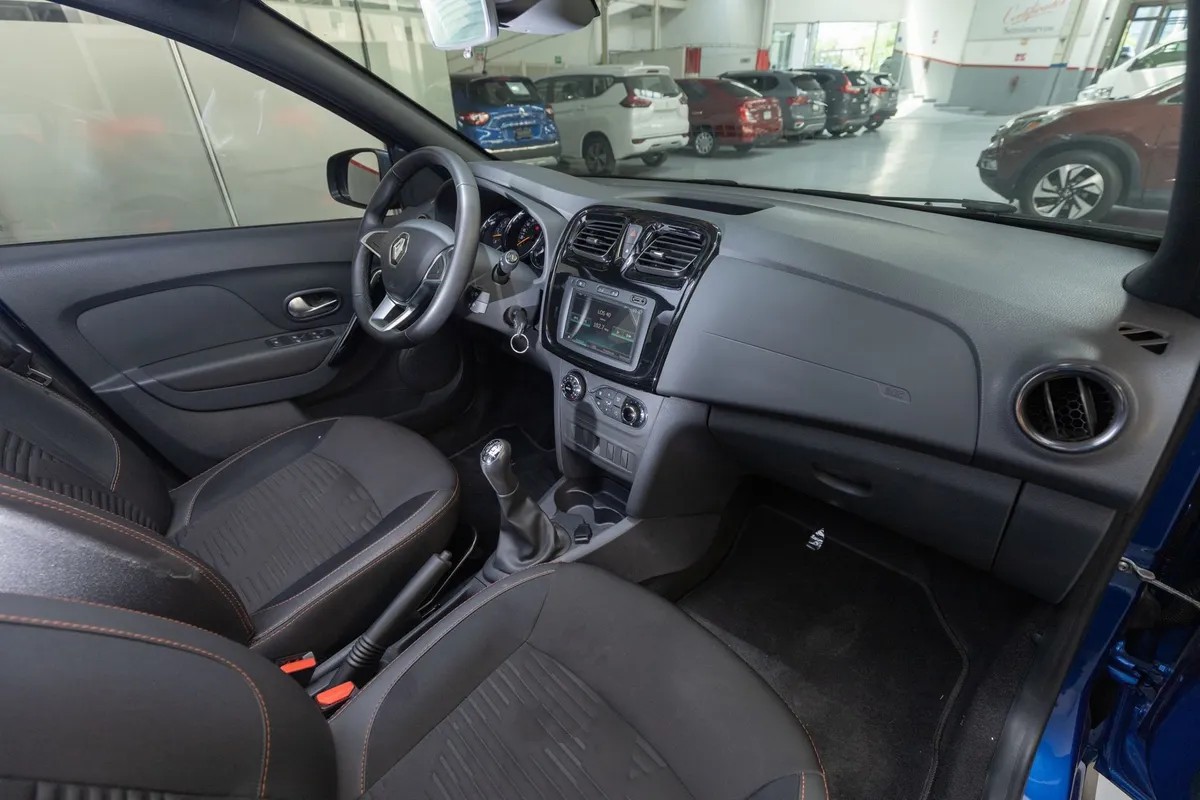 
								renault stepway mt intens full									