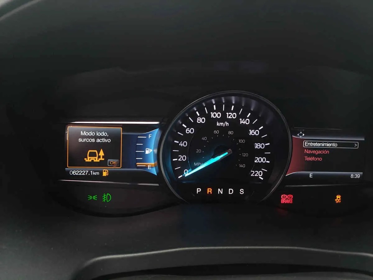 
								ford explorer sport full									