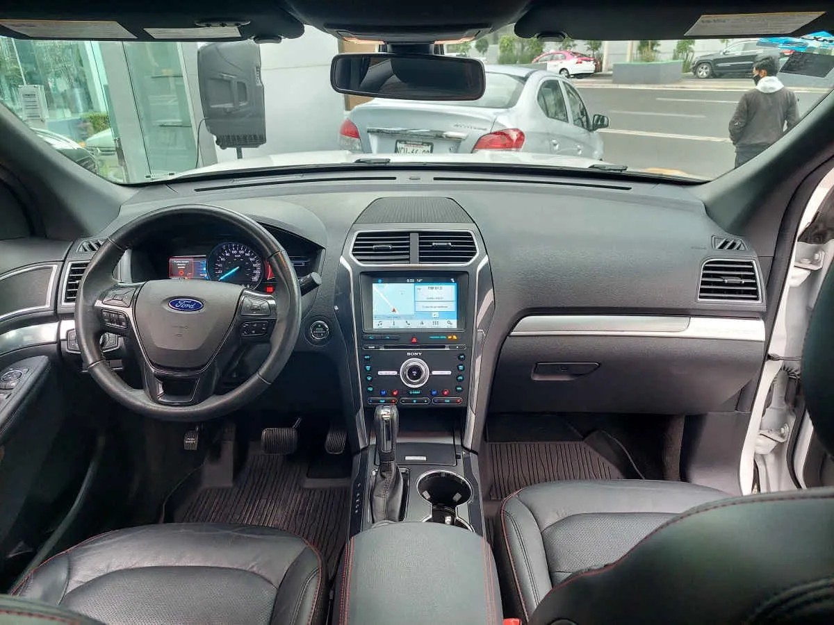 
								ford explorer sport full									