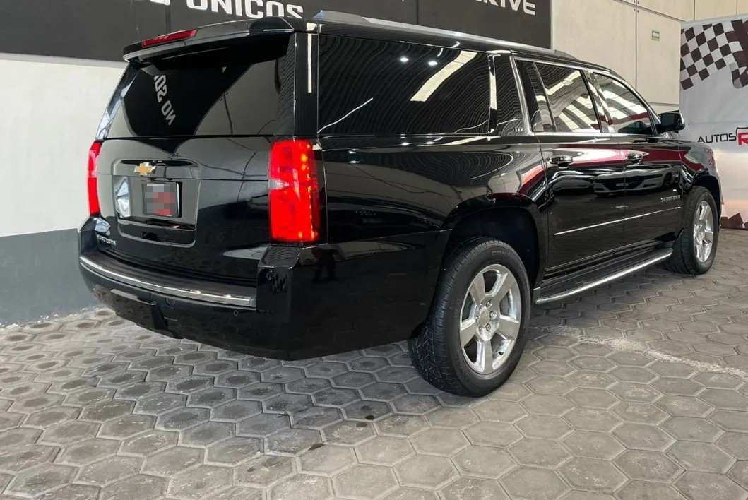 
								chevrolet suburban ltz full									