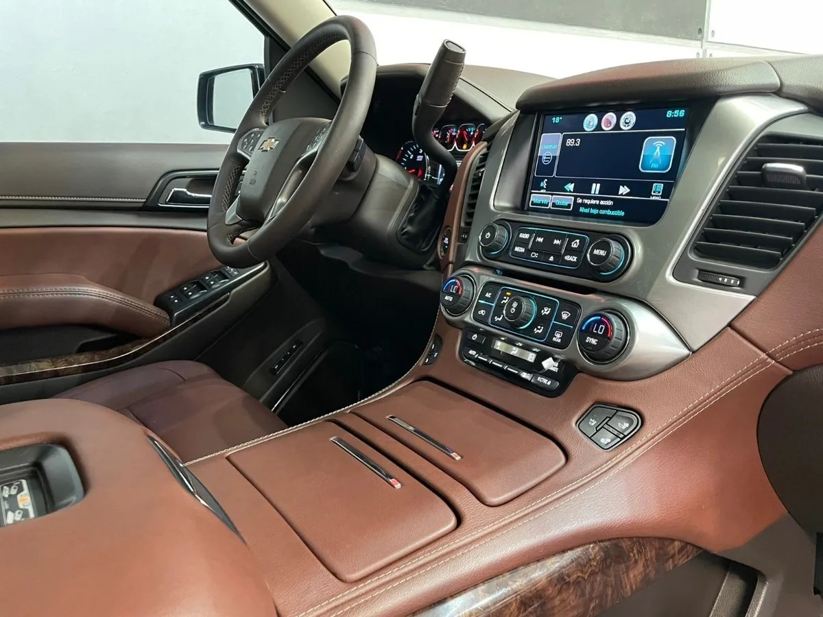 
								chevrolet suburban ltz full									