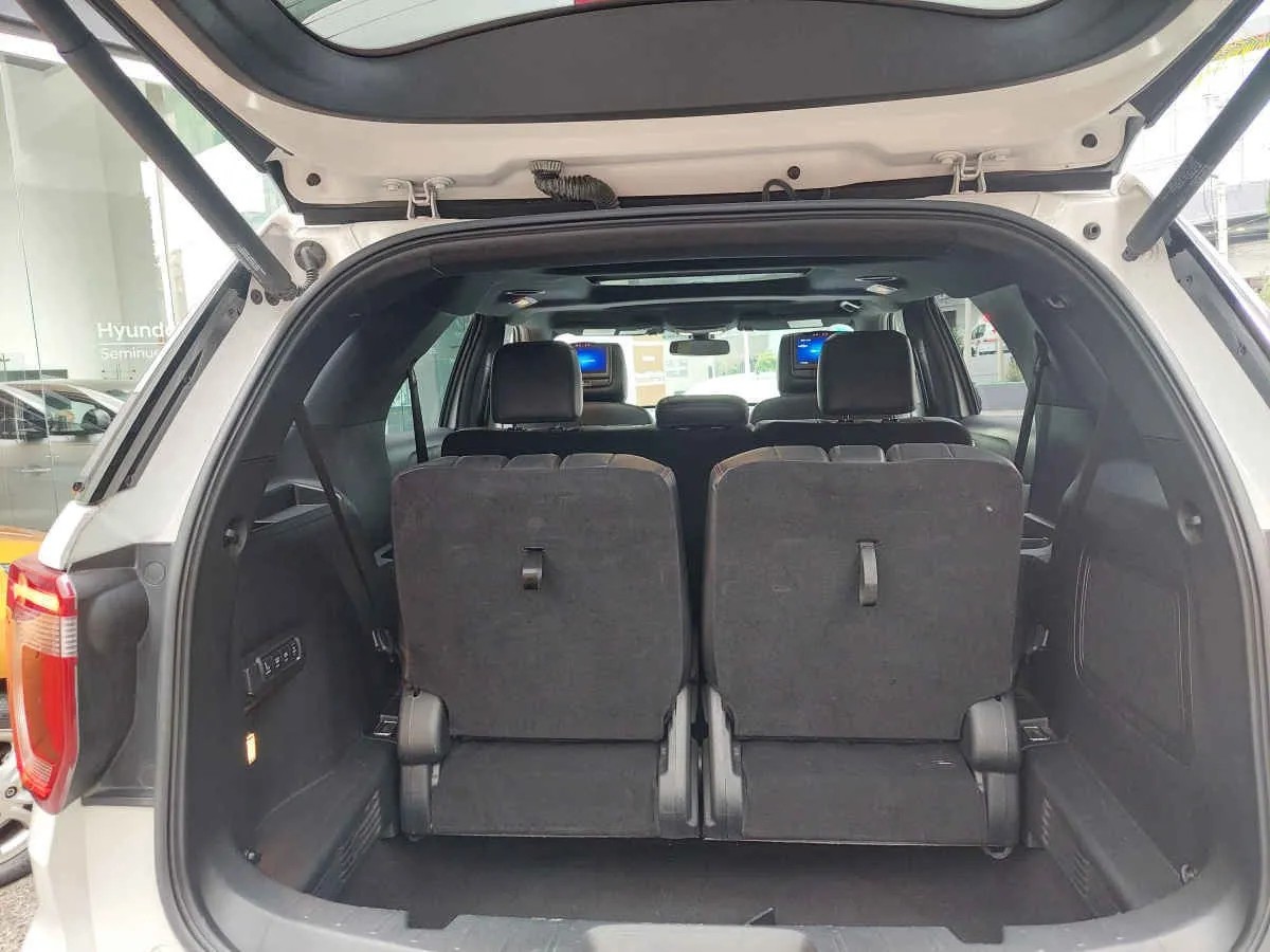 
								ford explorer sport full									