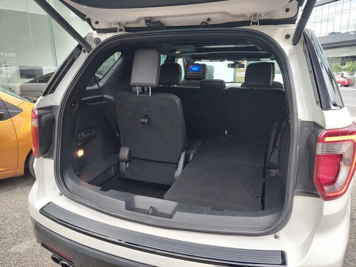 
								ford explorer sport full									