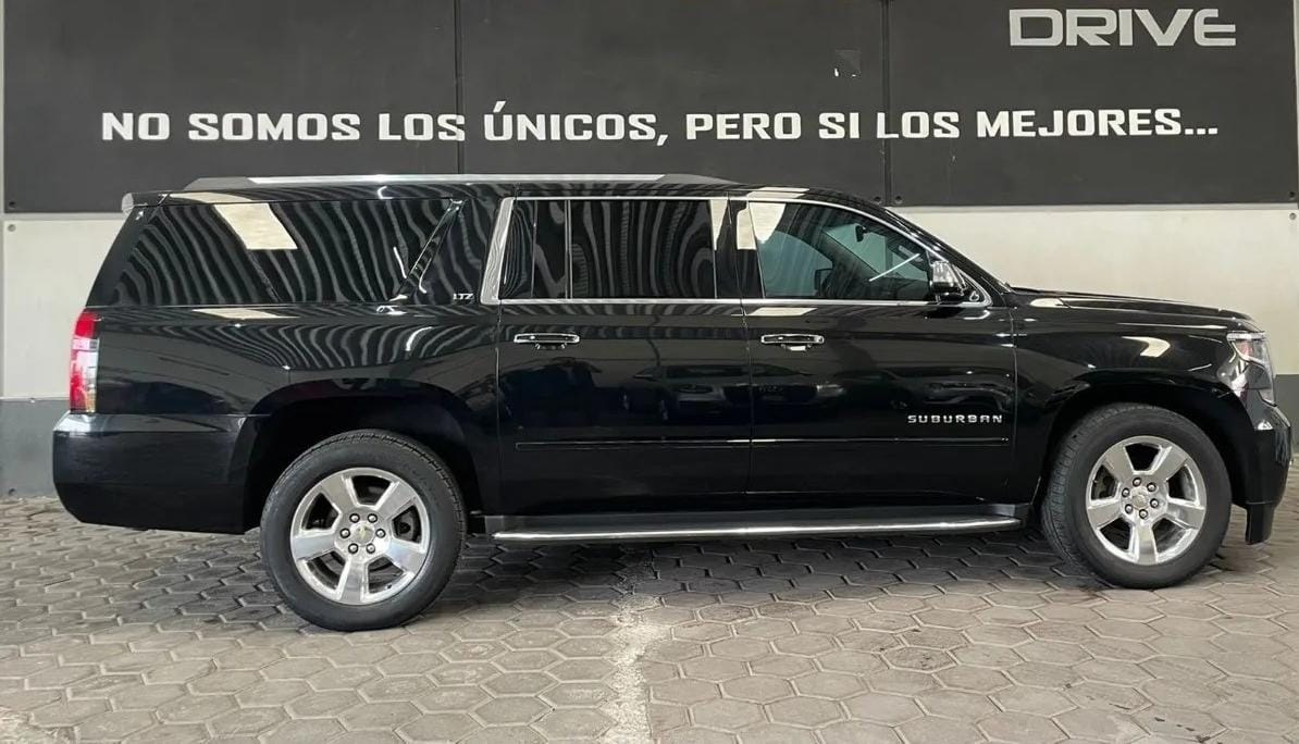 
								chevrolet suburban ltz full									