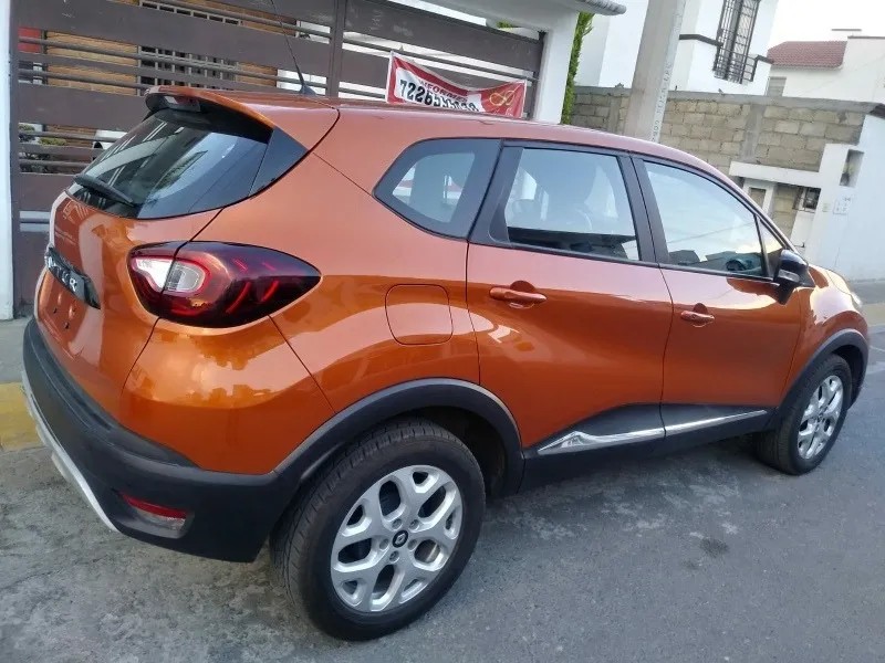 
								renault captur intens full									