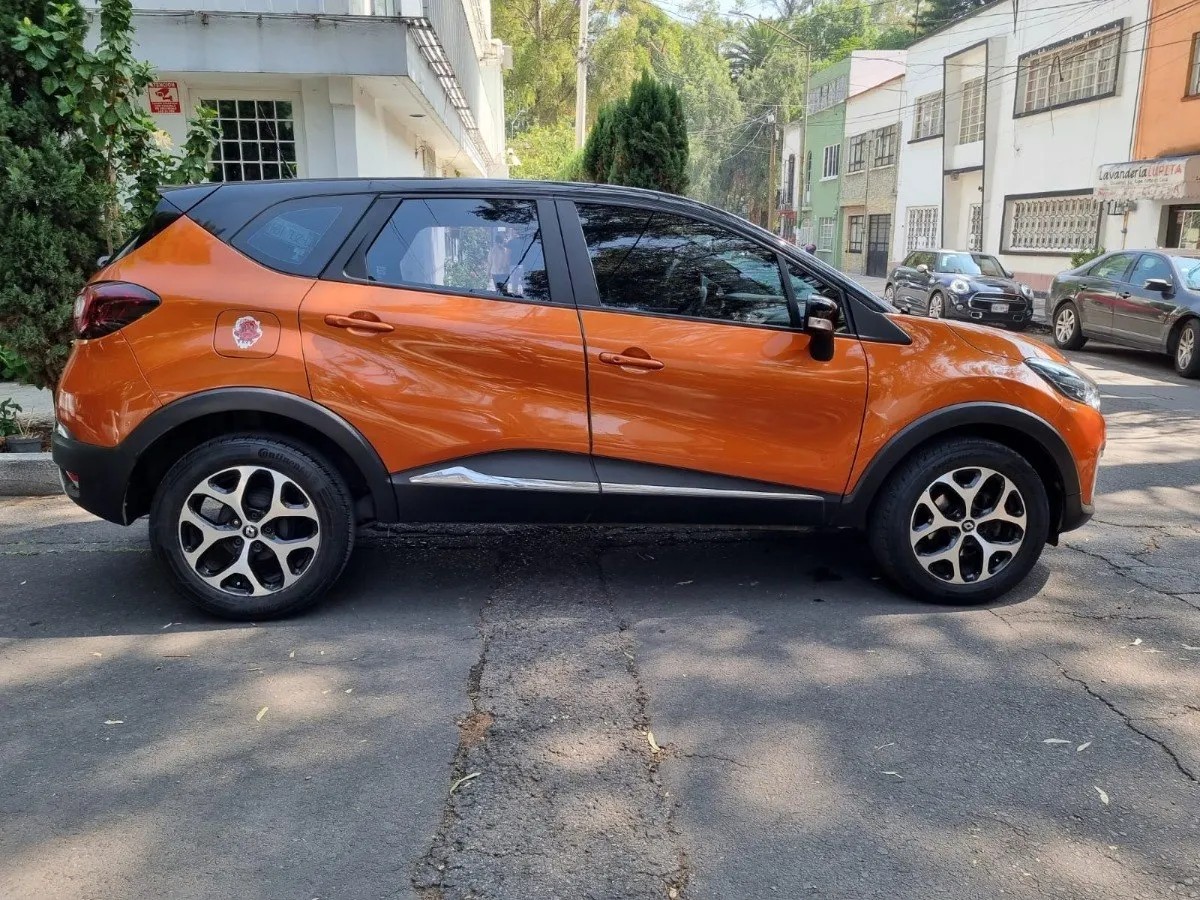 
								renault captur iconic full									