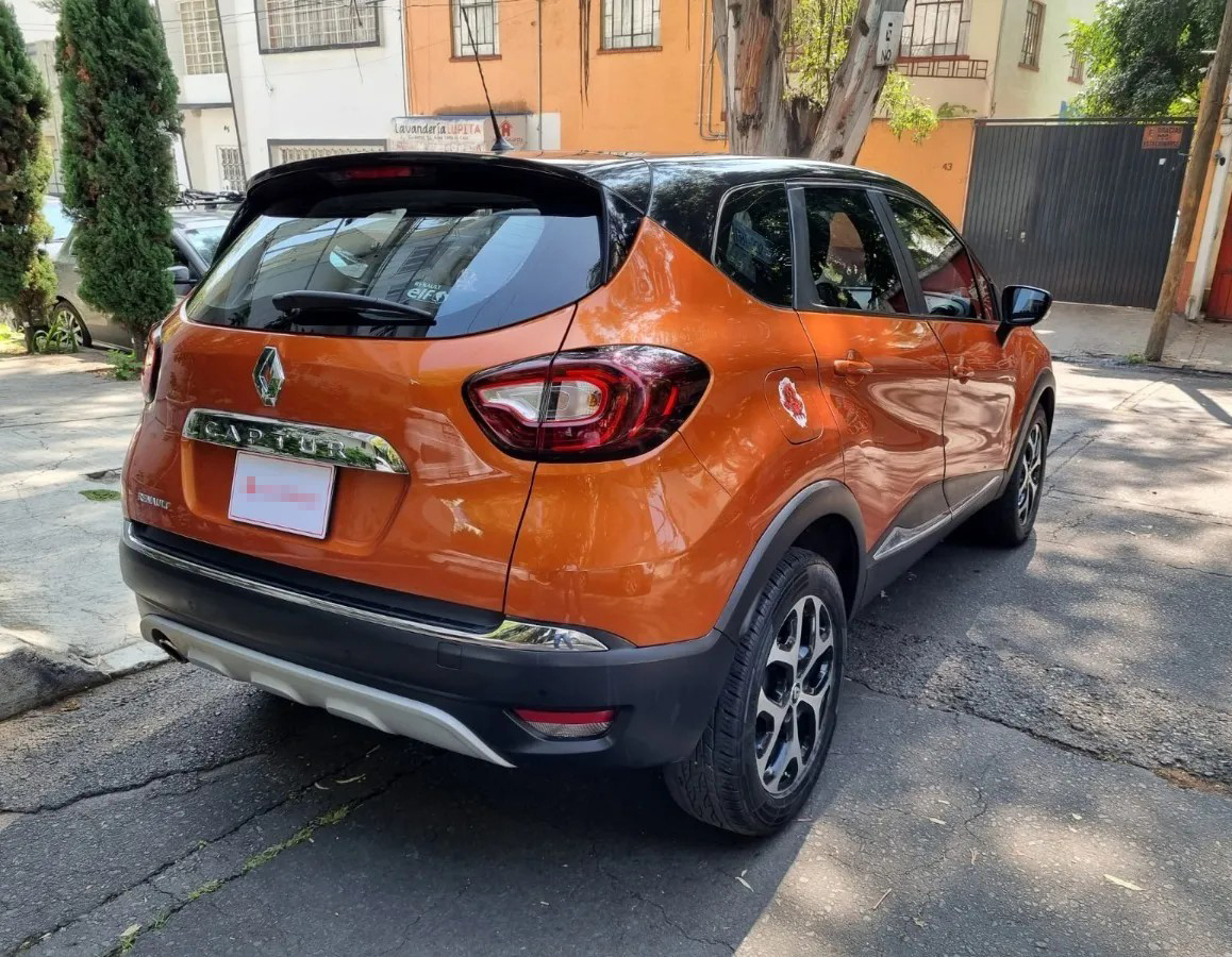 
								renault captur iconic full									