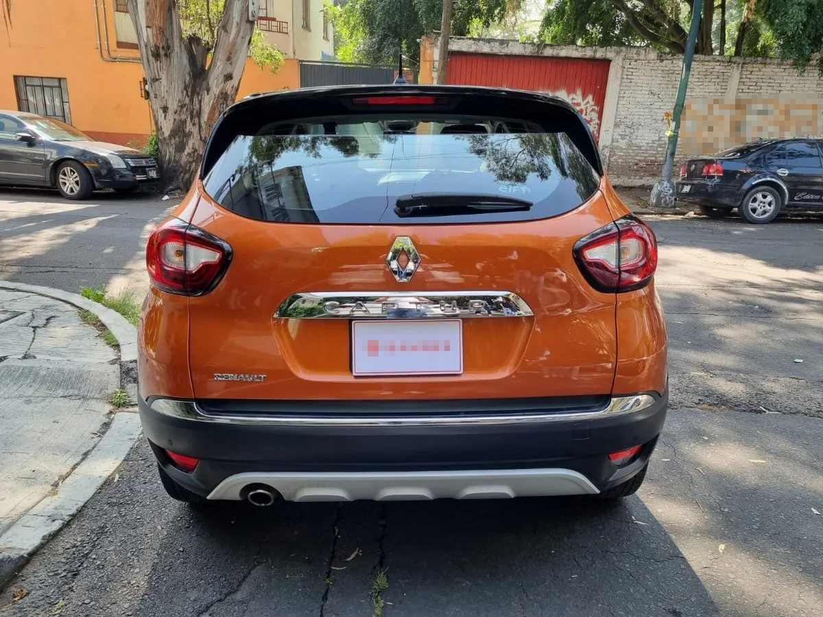 
								renault captur iconic full									
