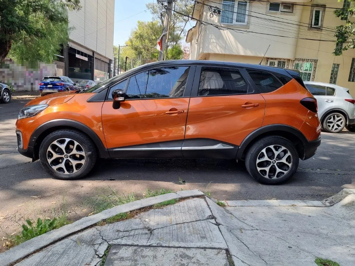 
								renault captur iconic full									